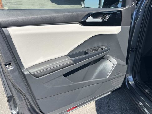 Certified 2025 Volkswagen Taos S image 6