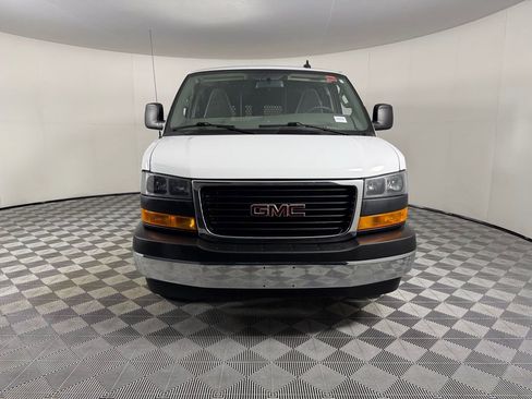Used 2024 GMC Savana 2500 w/ Driver Convenience Package image 5