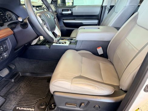 Used 2019 Toyota Tundra Limited w/ Limited Premium Package AWD/4WD image 18
