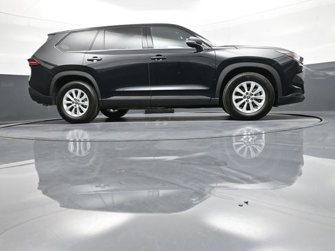 Certified 2025 Toyota Grand Highlander AWD image 30