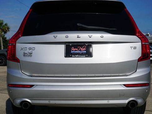 Used 2018 Volvo XC90 T5 Momentum w/ Convenience Package FWD image 6