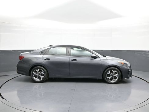 Certified 2021 Kia Forte LXS FWD image 5