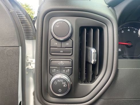 Certified 2024 GMC Sierra 2500 Pro w/ Convenience Package image 9