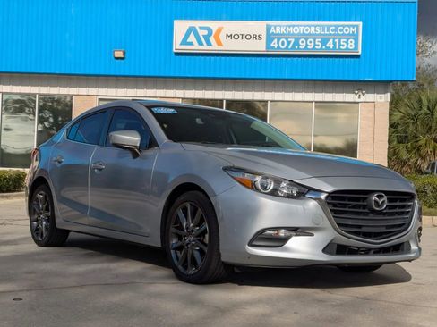 Used 2018 MAZDA MAZDA3 Touring FWD image 4
