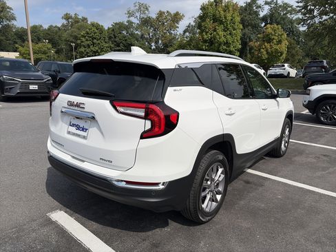 Used 2023 GMC Terrain SLT w/ Tech Package AWD/4WD image 5