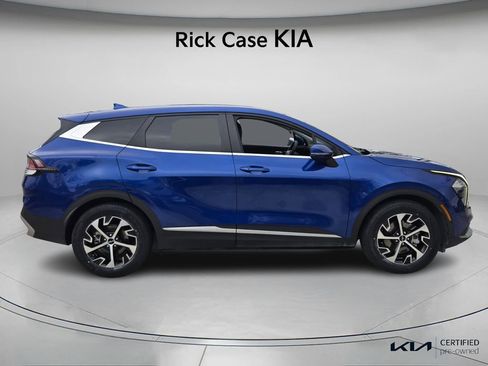 Used 2023 Kia Sportage EX image 4