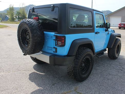 Used 2018 Jeep Wrangler Rubicon w/ Cold Weather Group image 6