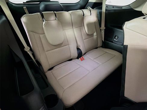 Used 2022 Ford Explorer XLT w/ Equipment Group 202A image 26