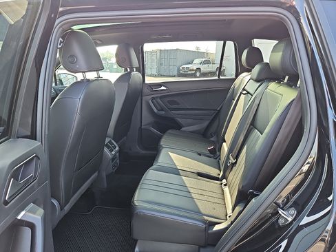 Used 2022 Volkswagen Tiguan SE R-Line AWD/4WD image 9