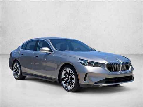 Used 2026 BMW 540i xDrive AWD/4WD image 3
