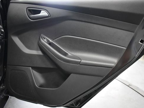 Used 2017 Ford Focus SE image 19