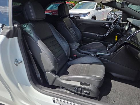 Used 2019 Buick Cascada Premium FWD image 17