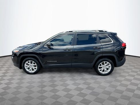 Used 2016 Jeep Cherokee Latitude w/ Safety/Convenience Group FWD image 9
