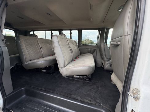 Used 2019 Chevrolet Express 3500 LT w/ LT Preferred Equipment Group RWD image 22