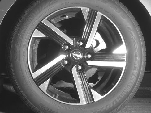 Used 2025 Nissan Sentra SV image 14