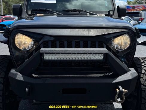 Used 2019 Jeep Wrangler Sport AWD/4WD image 12