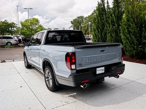 Used 2025 Honda Ridgeline Sport image 8