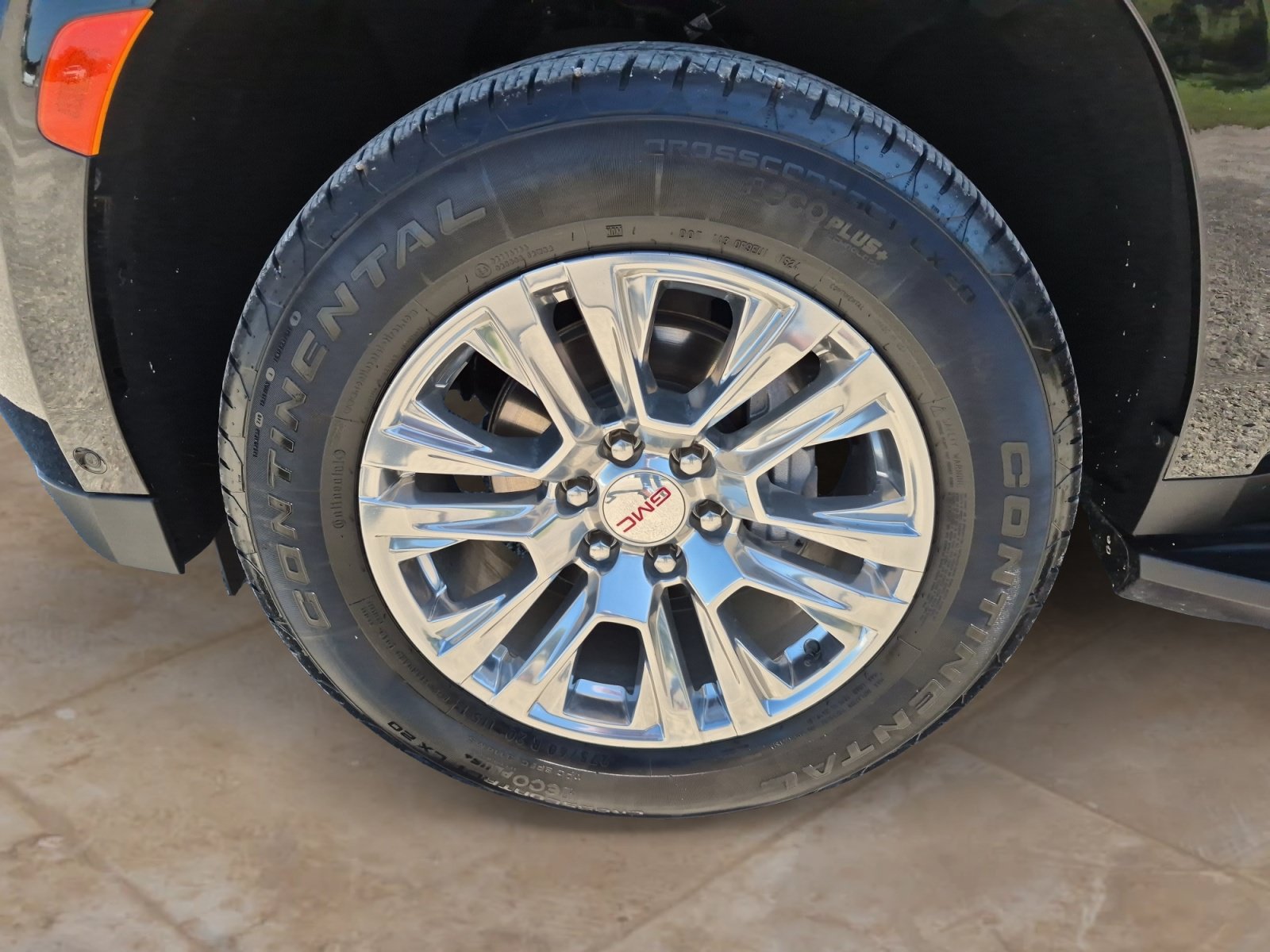 Used 2024 GMC Yukon XL Denali w/ Advanced Technology Package RWD image 30