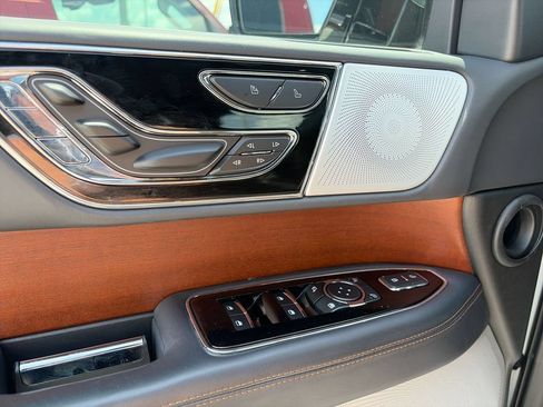 Used 2024 Lincoln Navigator Black Label AWD/4WD image 31