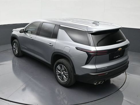 Used 2024 Chevrolet Traverse LS FWD image 14