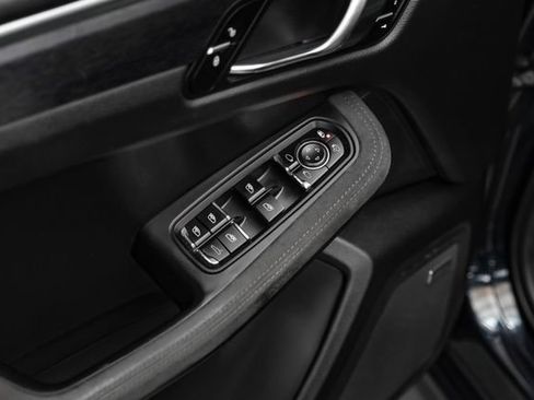 Used 2018 Porsche Macan GTS AWD/4WD image 38