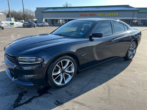 Used 2015 Dodge Charger R/T image 2