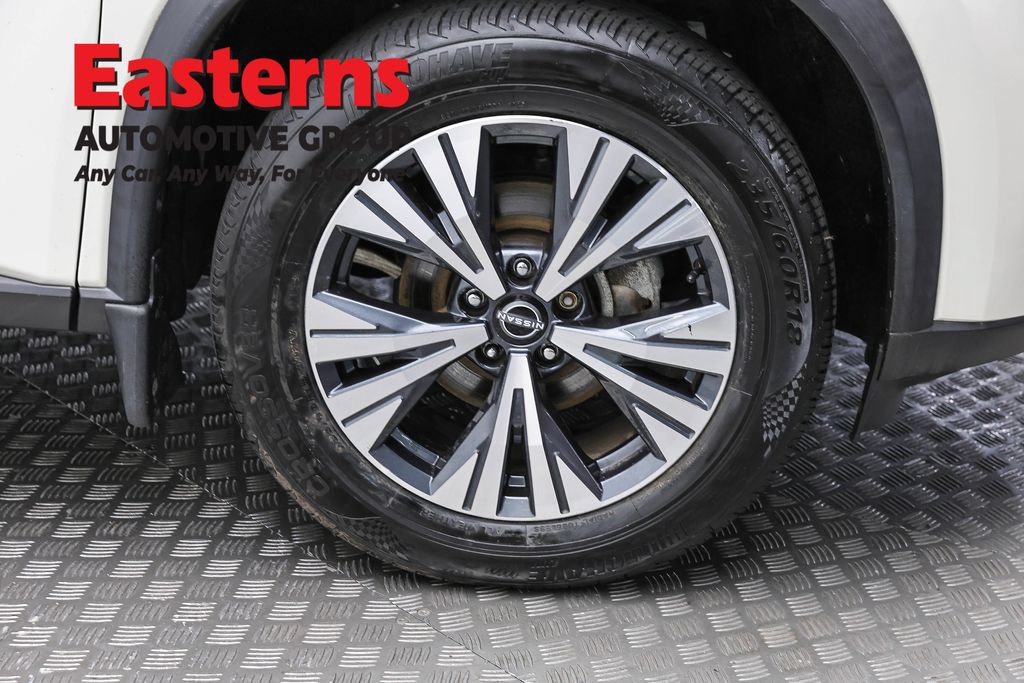 Used 2023 Nissan Rogue SV AWD/4WD image 32