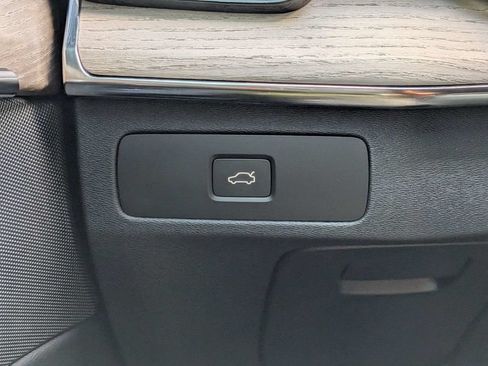 Certified 2026 Volvo XC90 B6 Plus w/ Protection Package Premier AWD/4WD image 35