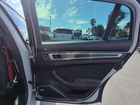 Used 2019 Porsche Panamera GTS image 23