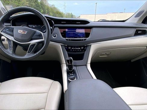 Used 2023 Cadillac XT5 Premium Luxury image 15