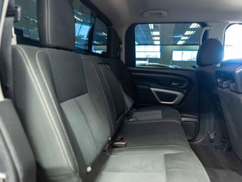 Used 2017 Nissan Titan SV AWD/4WD image 12