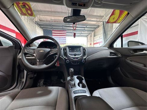 Used 2016 Chevrolet Cruze LT FWD image 19