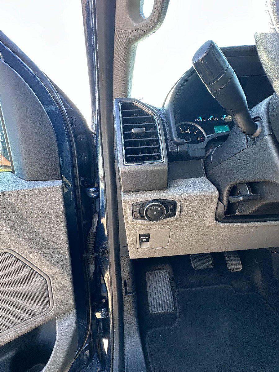 Used 2018 Ford F150 XLT AWD/4WD image 8
