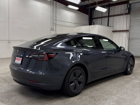 Used 2023 Tesla Model 3 Standard Range image 15