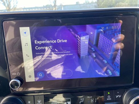 Used 2024 Toyota Highlander LE image 24