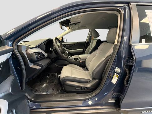 Used 2025 Subaru Outback Premium w/ Popular Package #1 AWD/4WD image 13