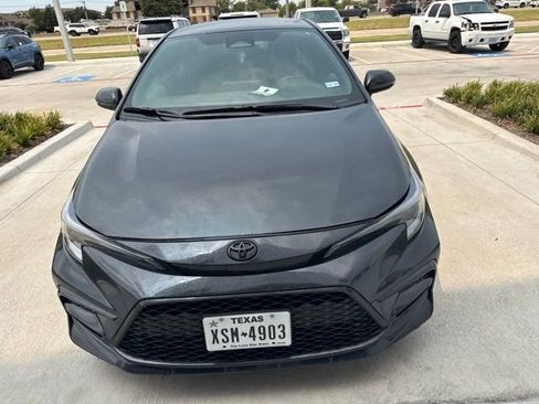 Used 2026 Toyota Corolla SE FWD image 3