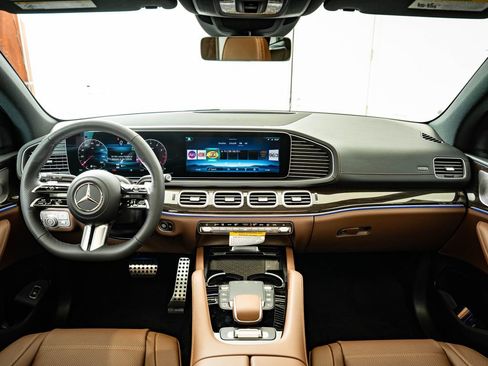 New 2026 Mercedes-Benz GLS 450 4MATIC image 4