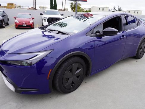 Used 2023 Toyota Prius Prime SE image 4