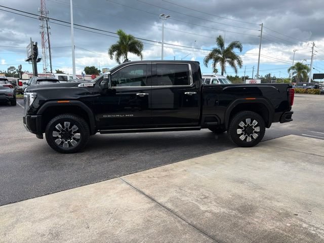 Used 2024 GMC Sierra 2500 Denali w/ Denali Reserve Package AWD/4WD image 5