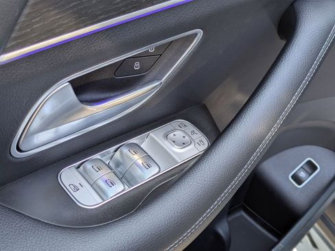 Used 2023 Mercedes-Benz GLS 450 4MATIC image 11