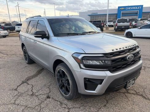 Used 2024 Ford Expedition Limited image 1