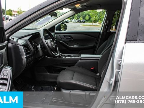 Used 2024 Nissan Rogue S FWD image 16