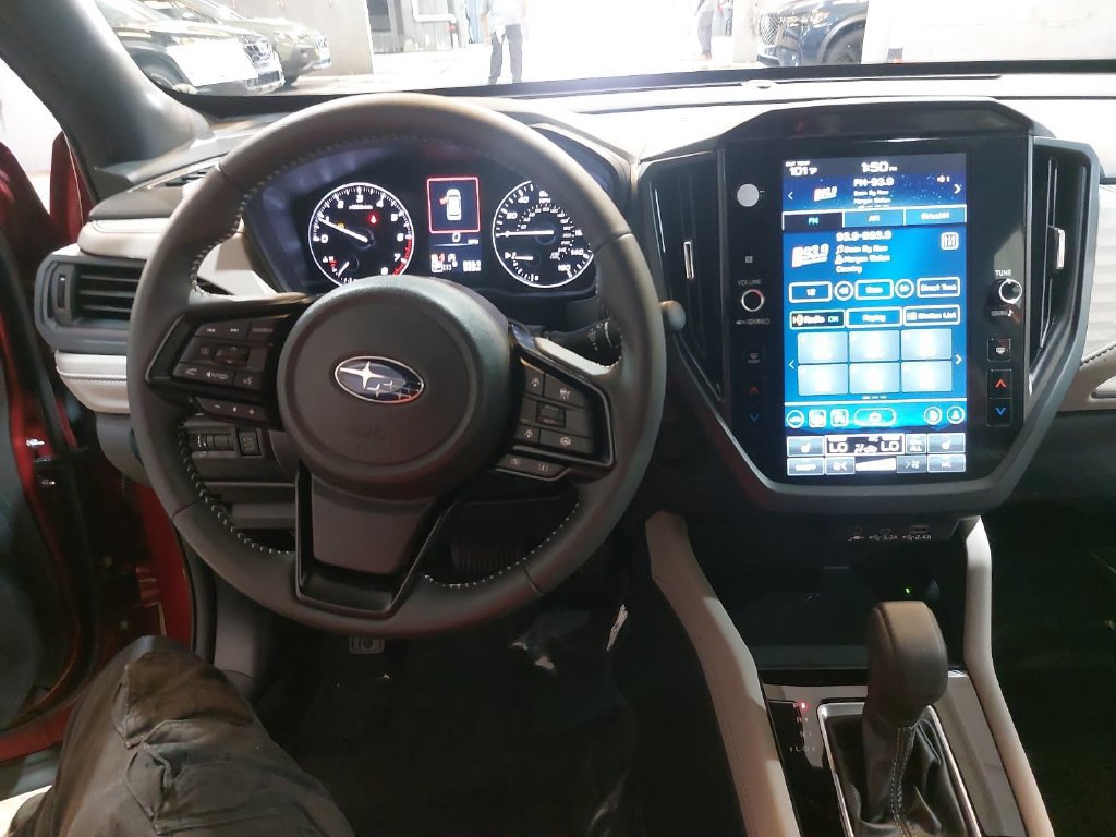 Used 2025 Subaru Forester Premium AWD/4WD image 16