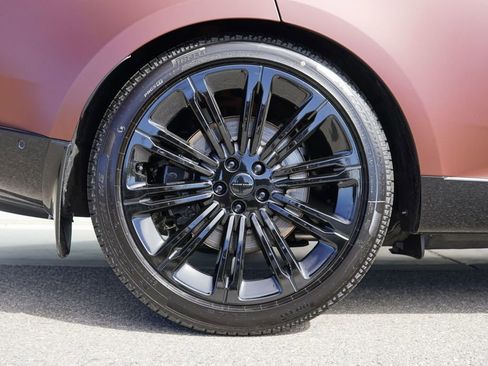 New 2026 Land Rover Range Rover SV image 34