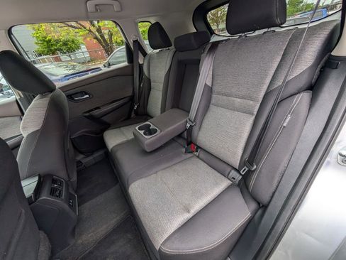 Used 2022 Nissan Rogue SV FWD image 18