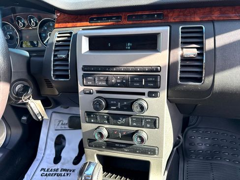 Used 2009 Ford Flex Limited image 36