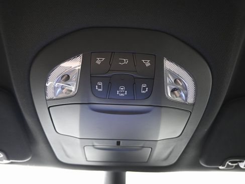 Used 2025 Chrysler Pacifica Select w/ Fav Edition Package image 37