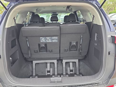 New 2027 Kia Carnival FWD image 10
