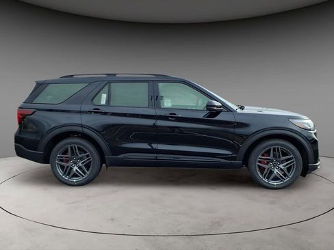 New 2026 Ford Explorer ST image 9